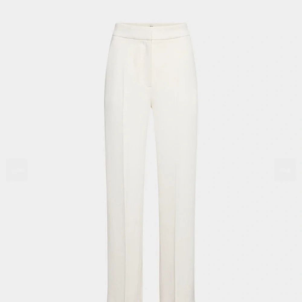 NWT Aritzia The Limitless Pant Wilfred Crepette Size 6 Short Wide Leg Cream - Picture 2 of 15